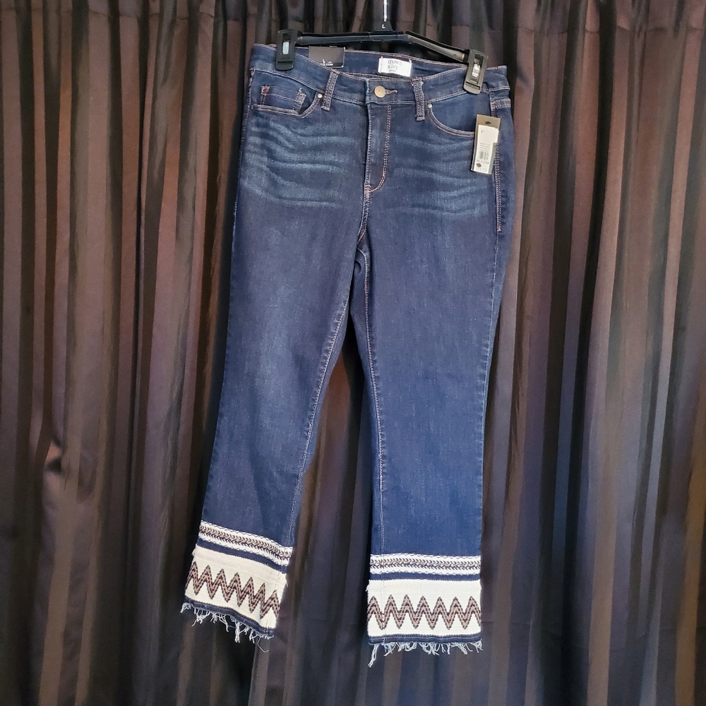 Crown & Ivy Capri/Jeans